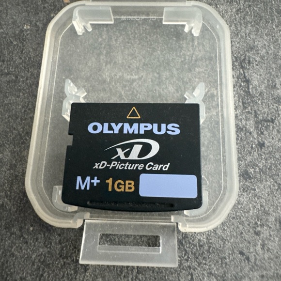 Olympus XD Picture Card M+ 1GB - Picture 1 of 3